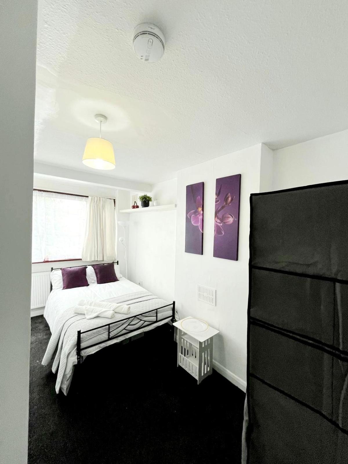 Cosy Room Stay 4 Sutton  Exteriör bild